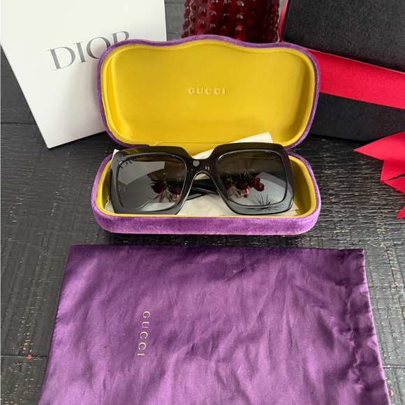 Gucci Black Square Sunglasses - Picture 10 of 12